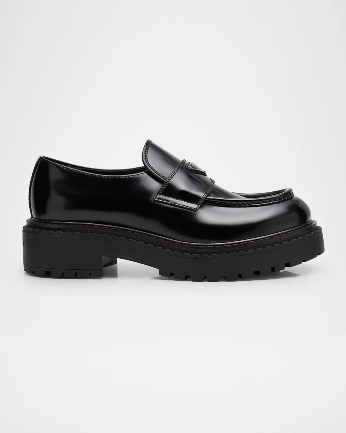 

Мужские лоферы из матовой кожи на подошве с выступами Prada, цвет Nero
