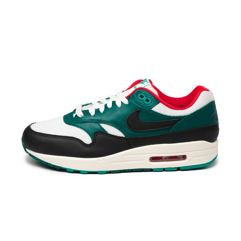 

Кроссовки X Le Bron James X Liverpool F.C. Air Max 1 Premium Nike, белый