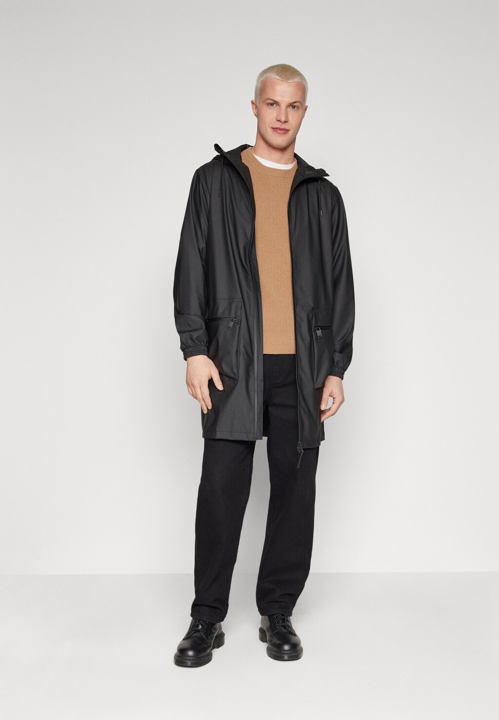 

Плащ CARGO LONG JACKET UNISEX Rains, черный