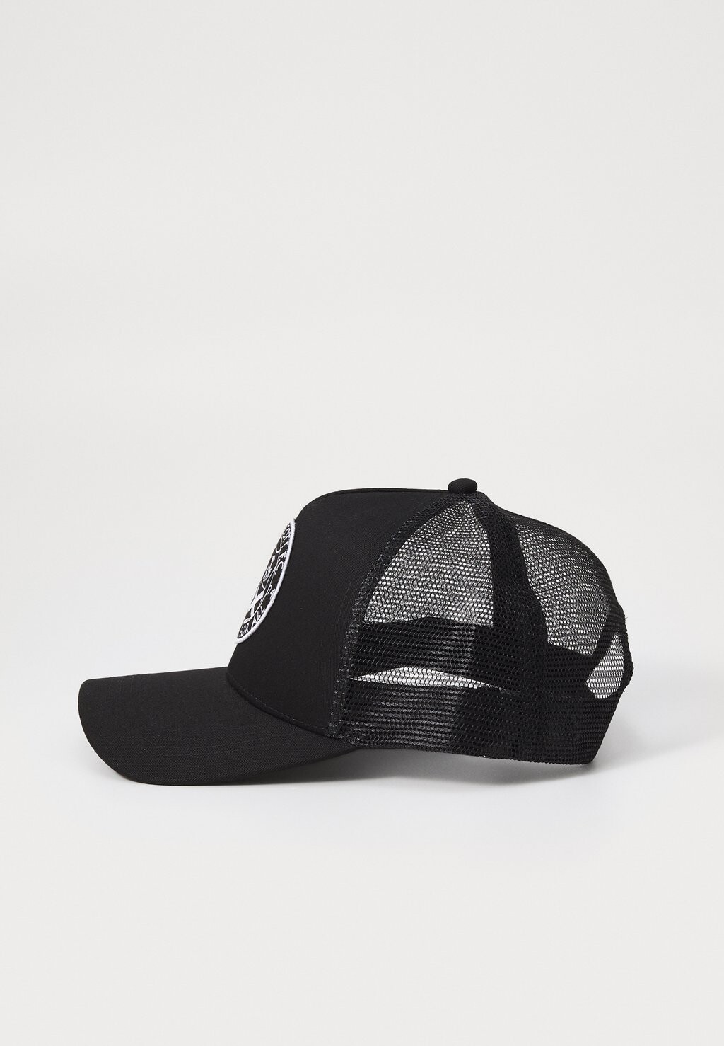 

Бейсболка FOOTBALL FOR ALL TRUCKER HAT UNISEX Lyle & Scott, черный