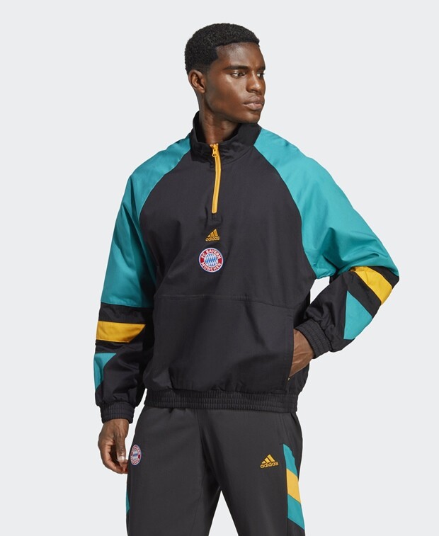 

Тренировочная куртка adidas, черный
