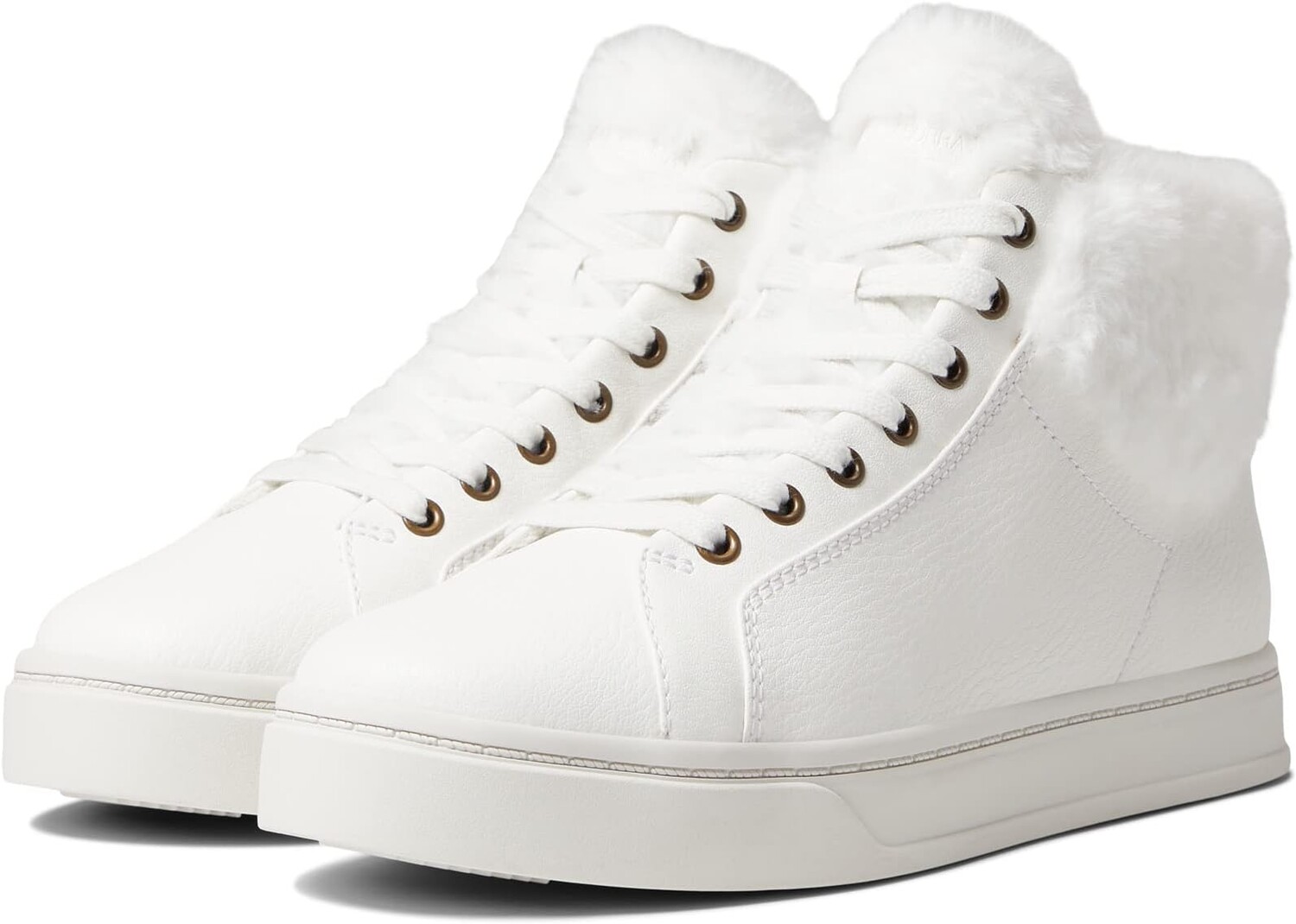 

Кроссовки Sundell Fuzz Chukka Koolaburra by UGG, цвет KB White