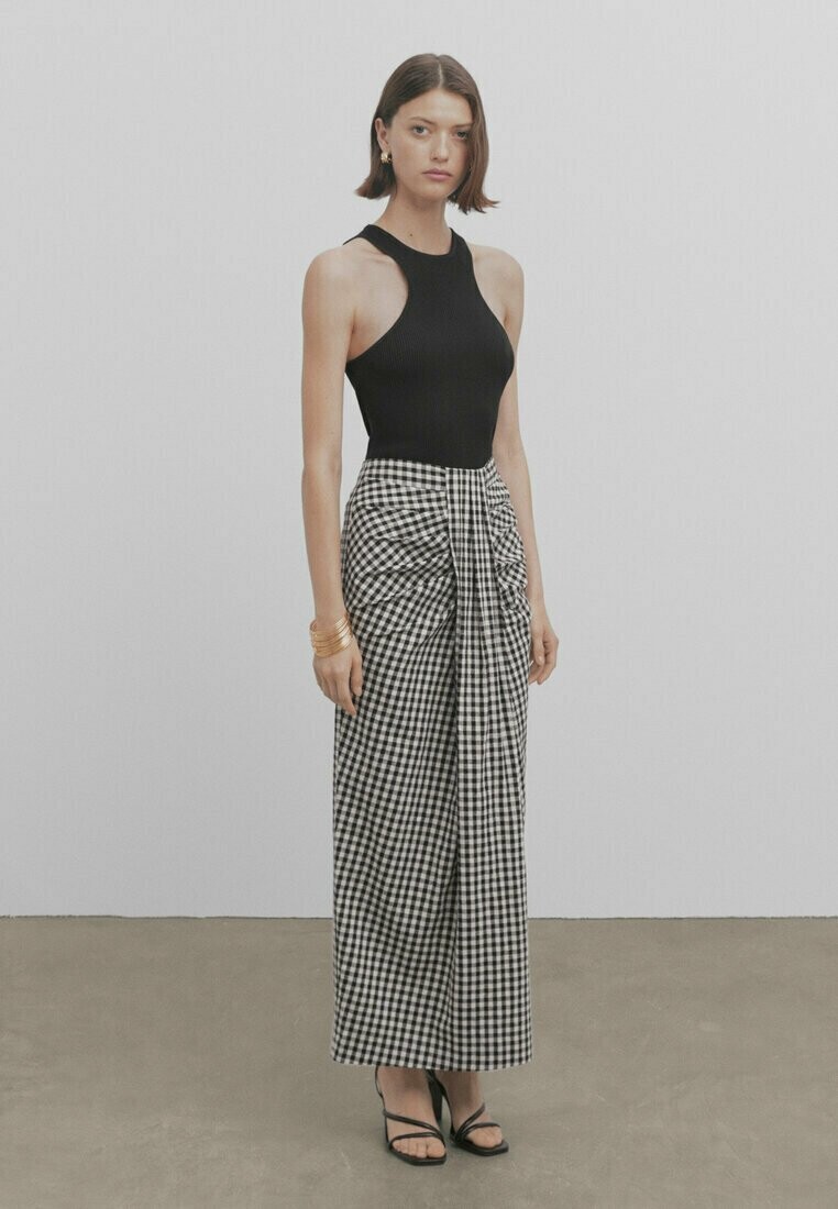 

Топ Massimo Dutti, черный