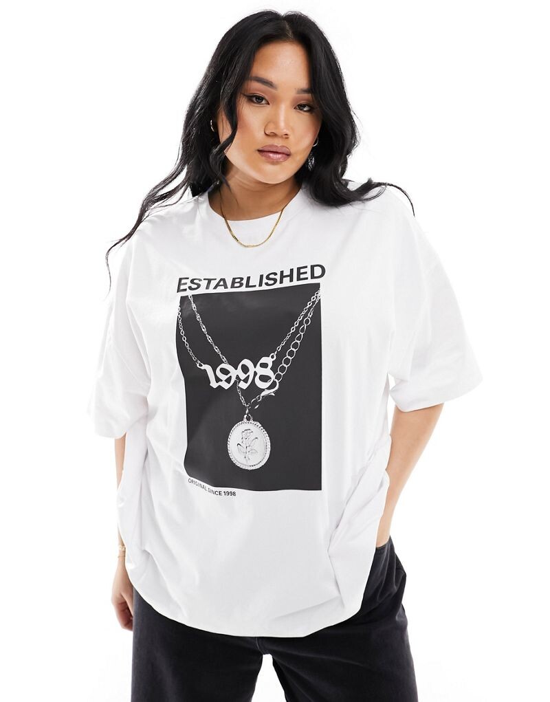 

Белая футболка бойфренда со знаменитым рисунком цепочек ASOS DESIGN Curve