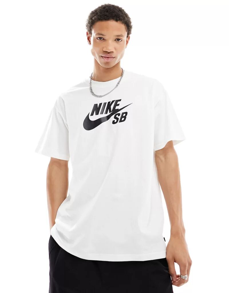 цена Белая футболка с логотипом Nike