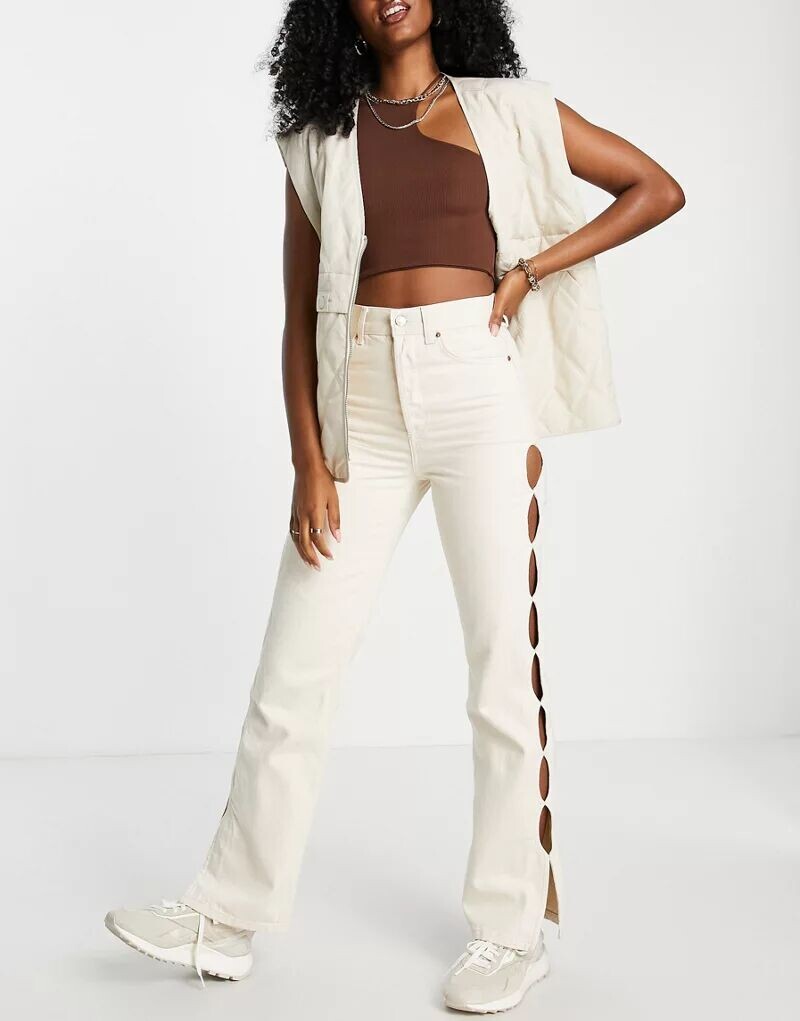

Бежевые джинсы с вырезом Topshop Kort
