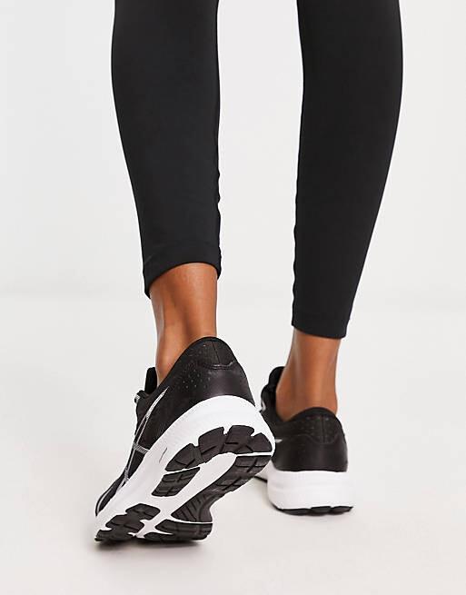 

Черно-белые кроссовки Asics Running Gel-Contend 8