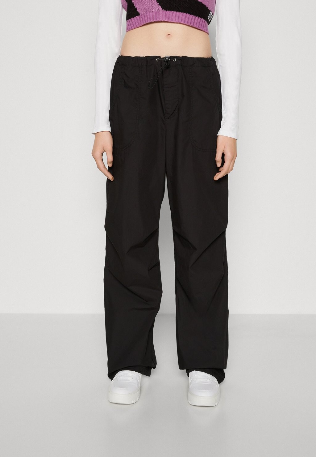

Брюки Cotton On, черный