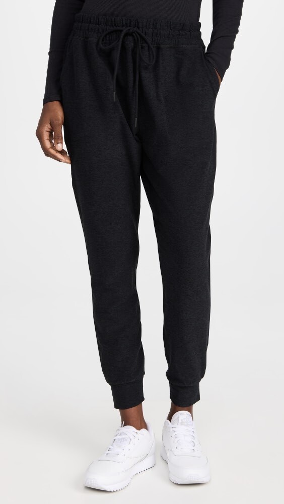

Джоггеры Beyond Yoga Spacedye Commuter Midi