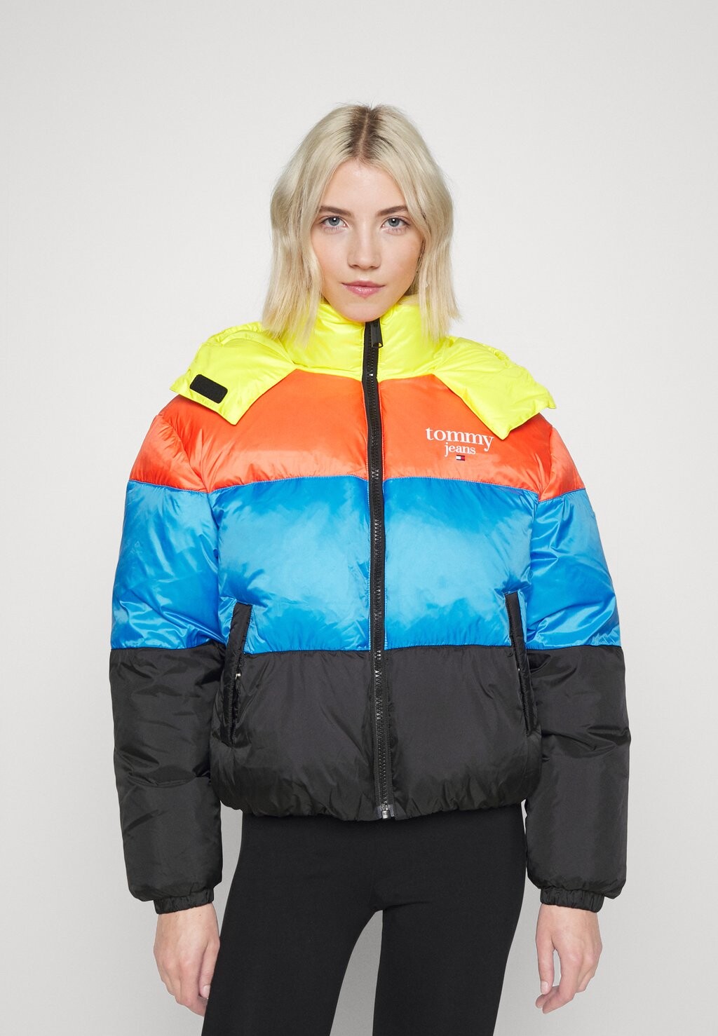 

Куртка зимняя Tommy Jeans, Серый