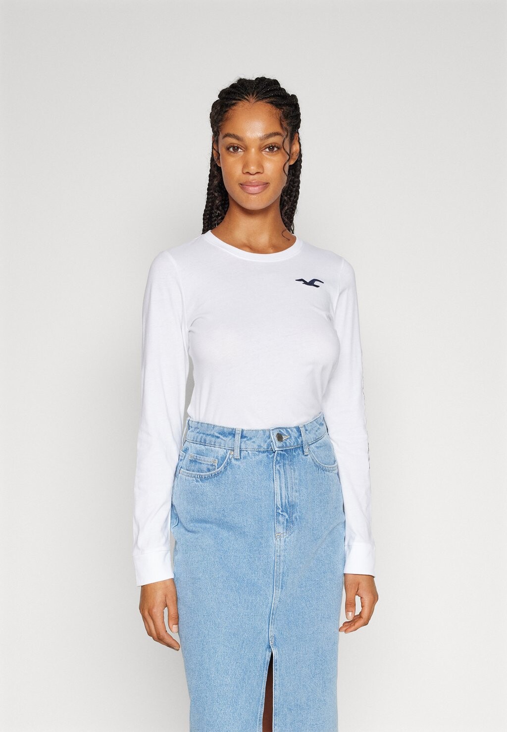 

Рубашка с длинными рукавами LONG-SLEEVE LOGO GRAPHIC TEE Hollister Co., цвет WHITE