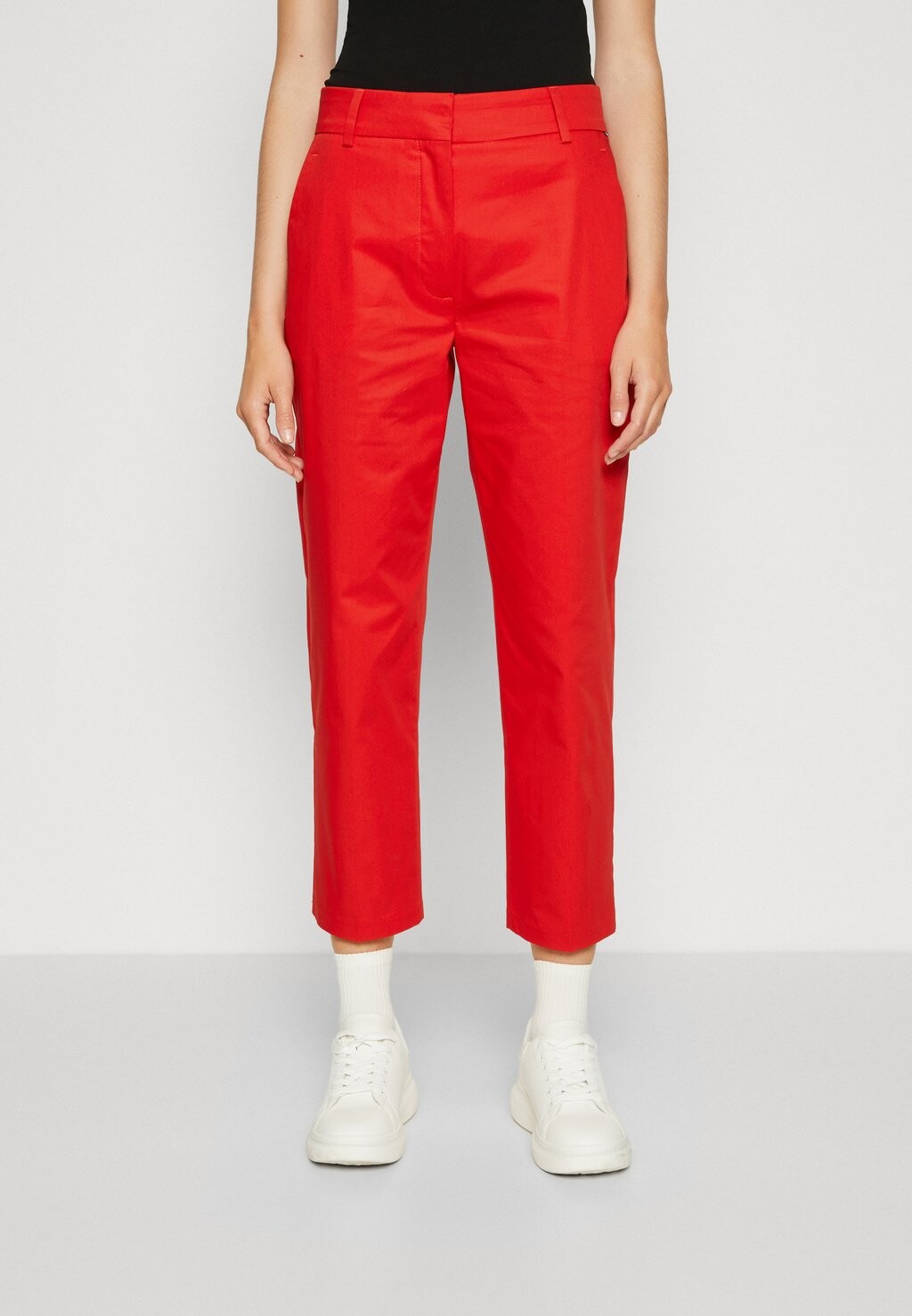 

Брюки Tommy Hilfiger SLIM STRAIGHT, цвет fierce red