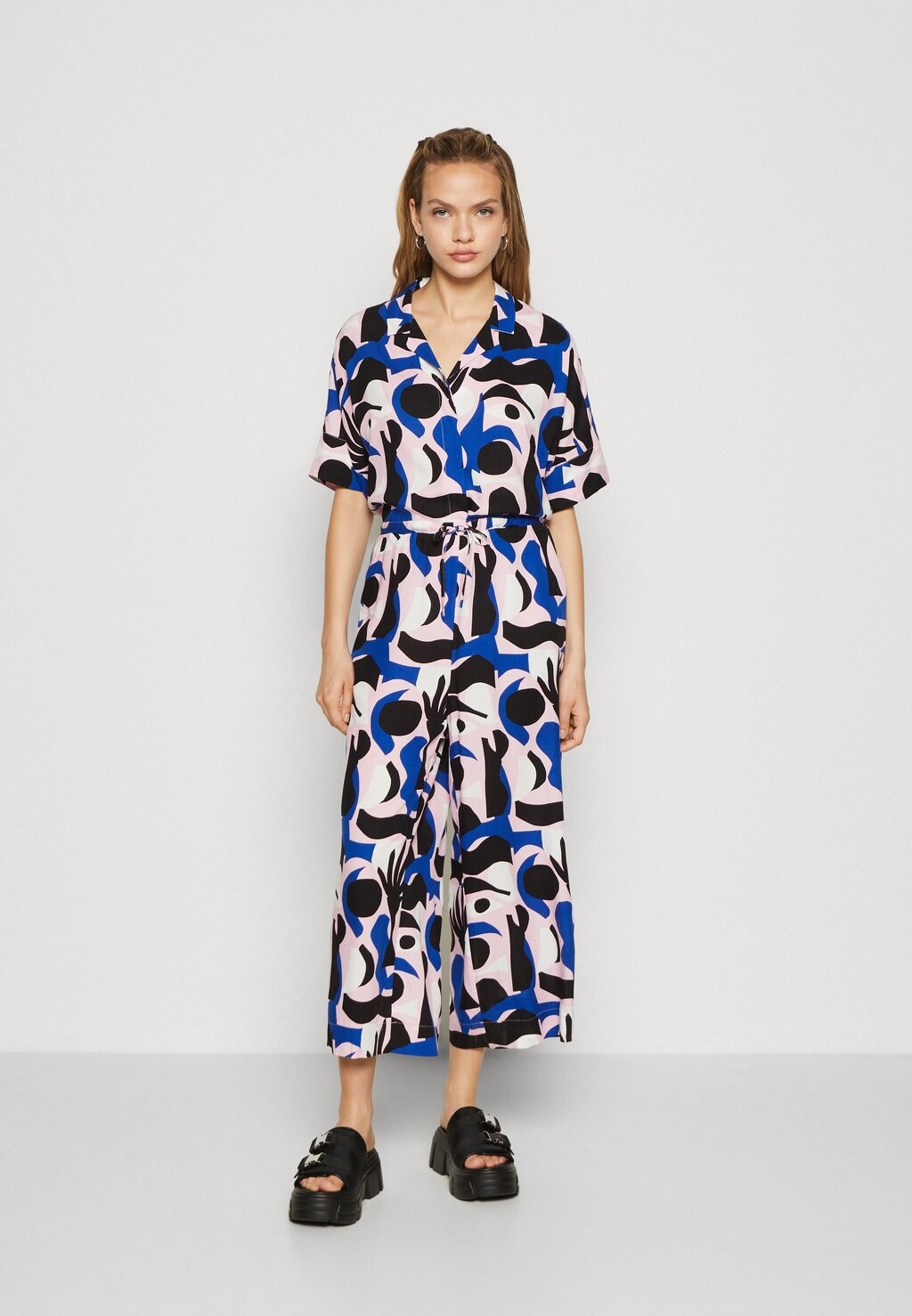 

Комбинезон Monki