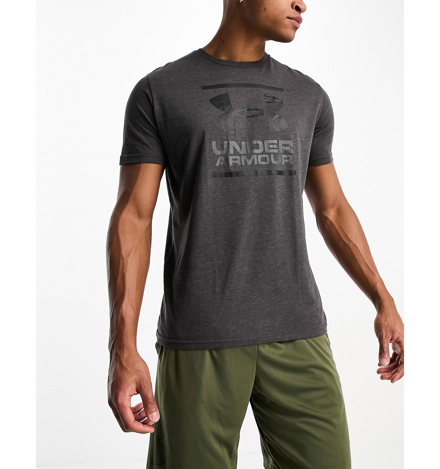 

Шорты цвета хаки с графичным принтом Under Armour Tech