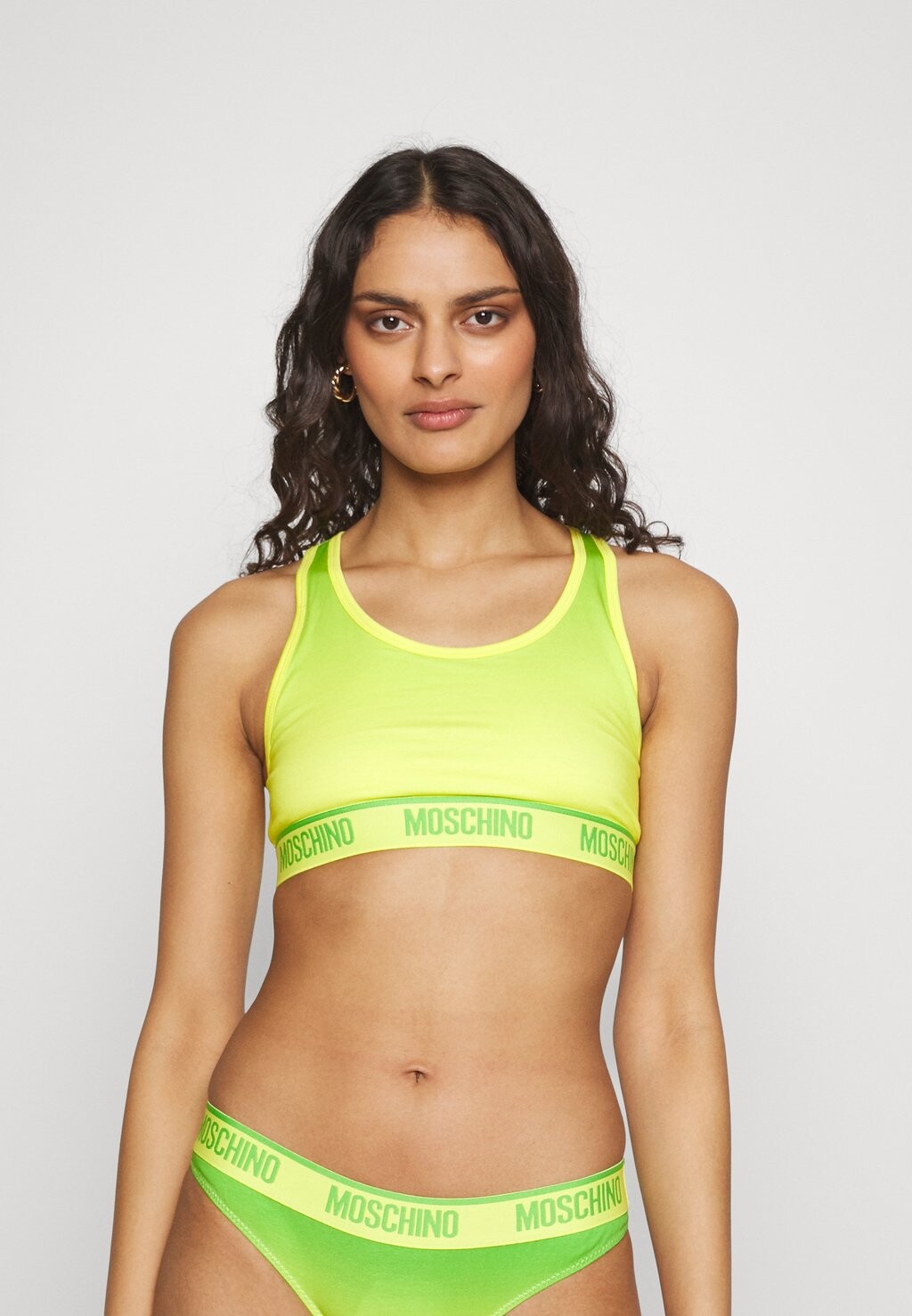 

Бюстье Moschino