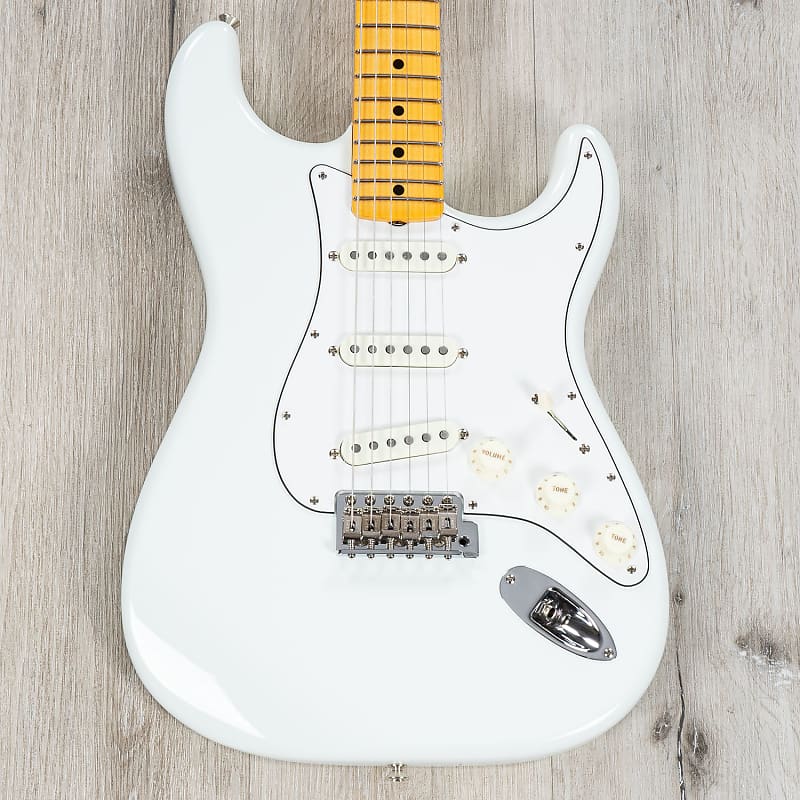 

Электрогитара Fender Custom Shop Jimi Hendrix Voodoo Child Stratocaster, Maple Fretboard, Olympic White