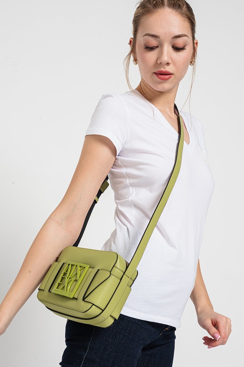 

Футболка с логотипом Armani Exchange, белый