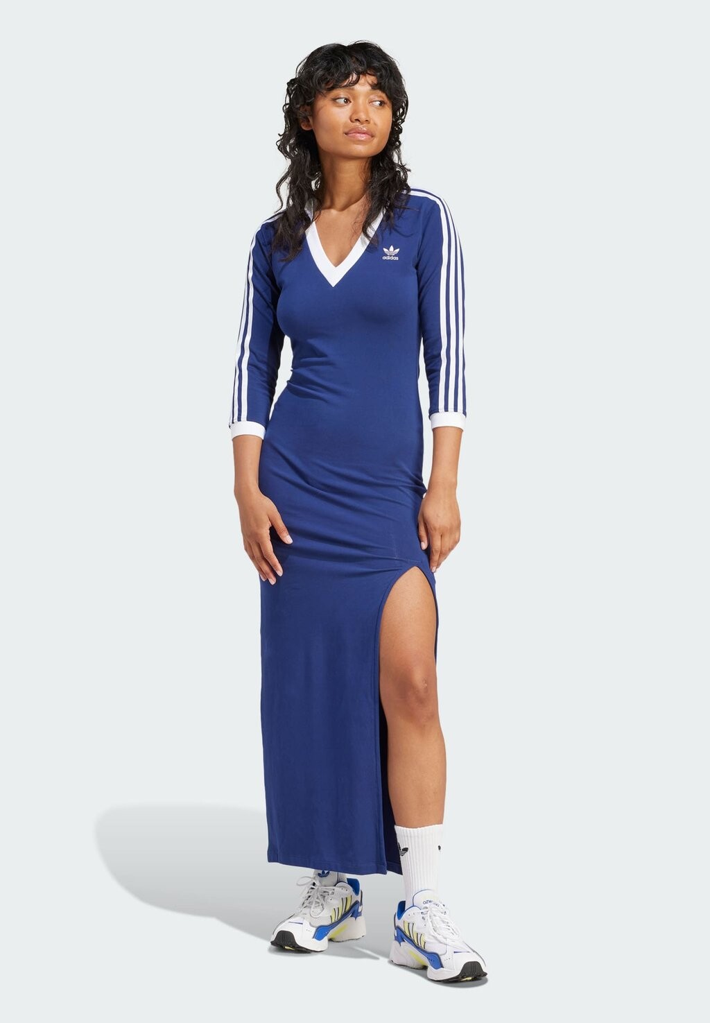 

Платье из джерси adidas Originals ПЛАТЬЕ С V ВЫРЕЗОМ, темно-синий