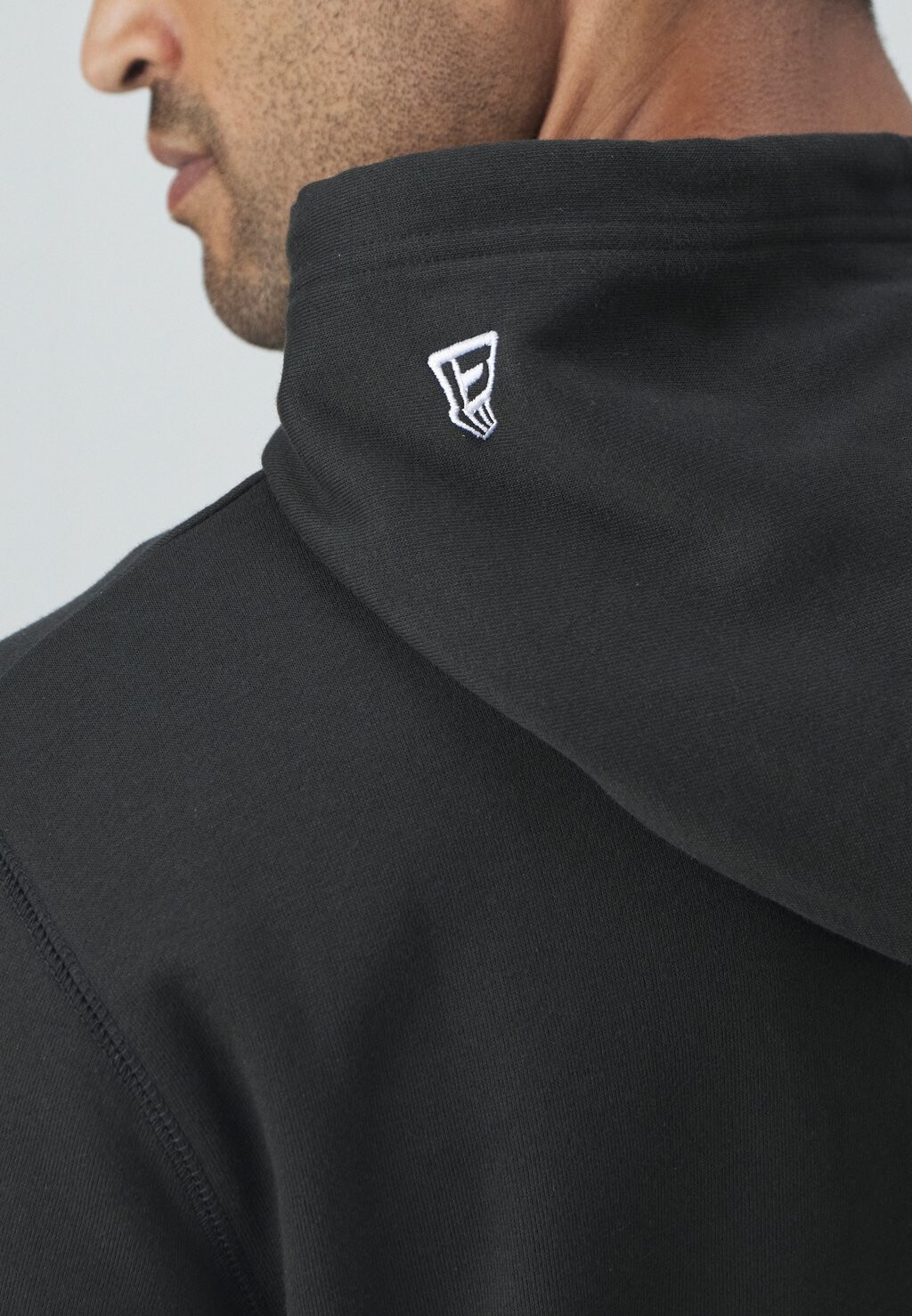 

Толстовка с символикой NBA CHICAGO BULLS HOODED LONG SLEEVE New Era, красный