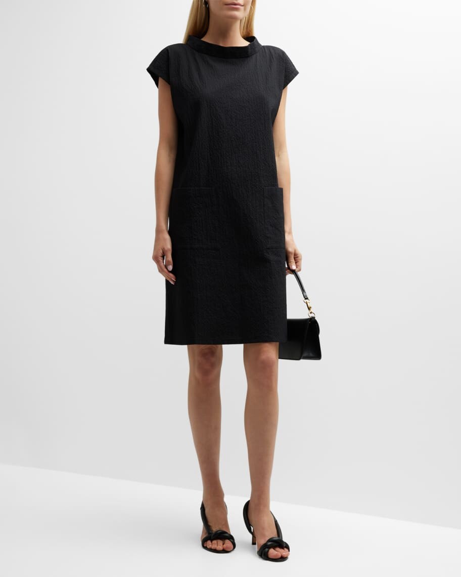 

Платье миди прямого кроя из мятой ткани с вырезом-трубой Eileen Fisher
