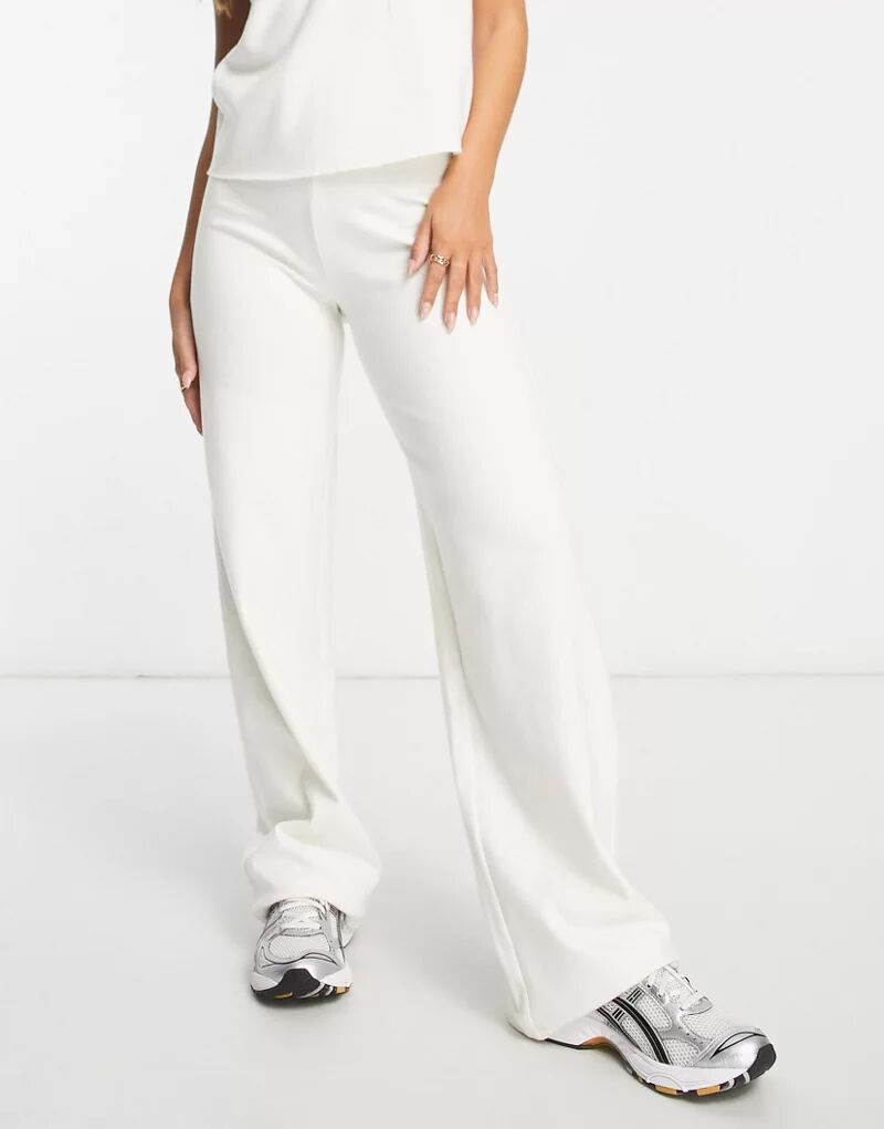 Супермягкие широкие брюки зимнего белого цвета ASOS Coord
