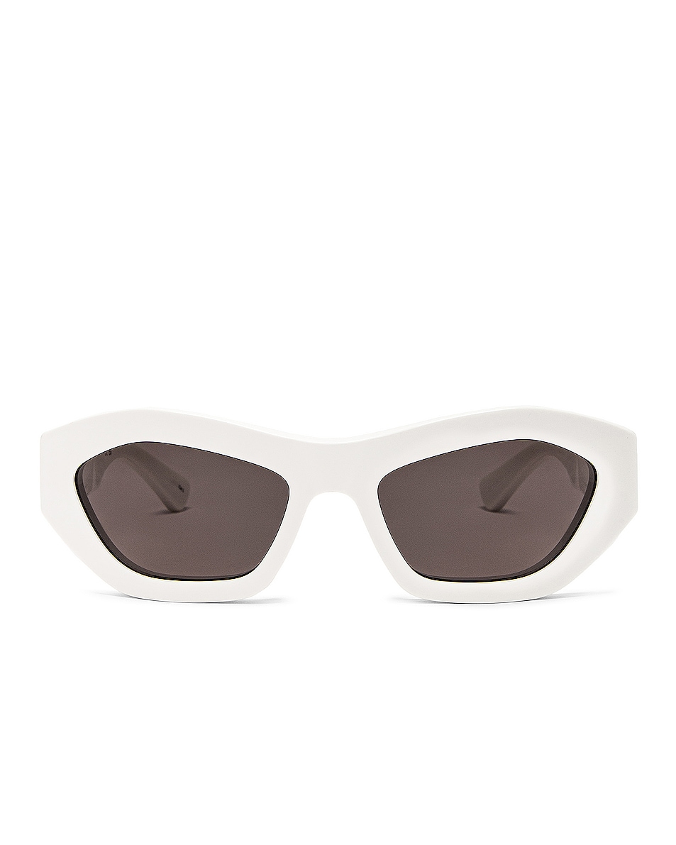 Солнцезащитные очки Bottega Veneta Rectangle, цвет Shiny Solid Off White