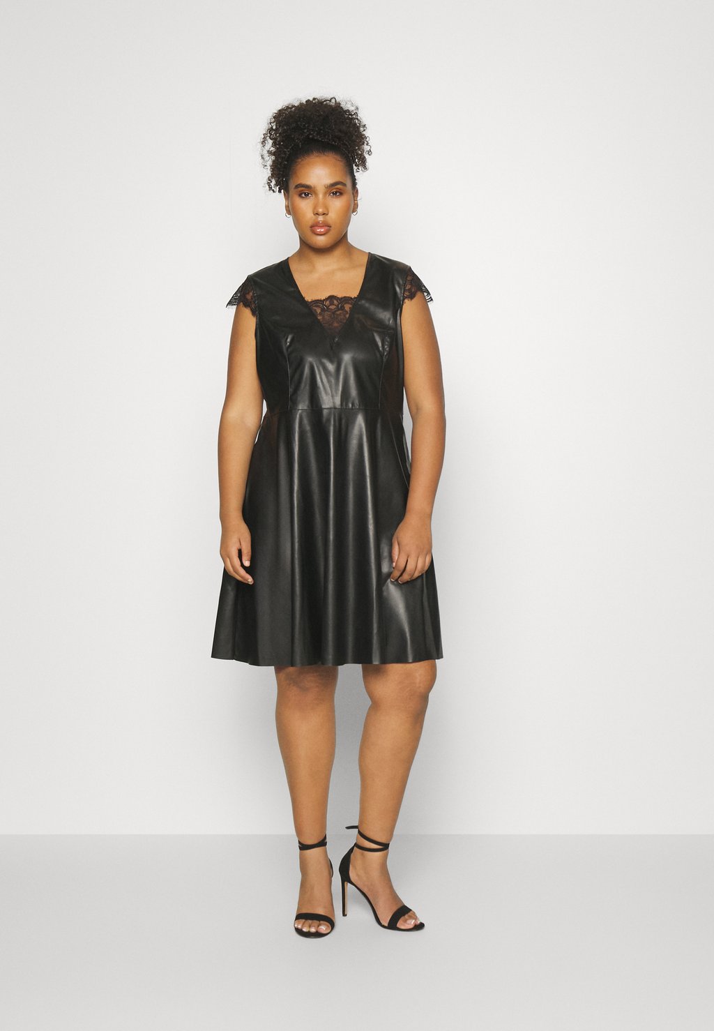 Элегантное платье Oncminja Dress ONLY Curve, черный