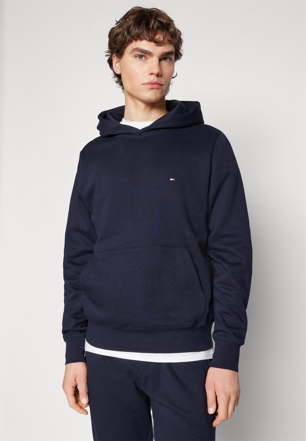 

Спортивный костюм FLAG LOGO TRACKSUIT Tommy Hilfiger, темно-синий