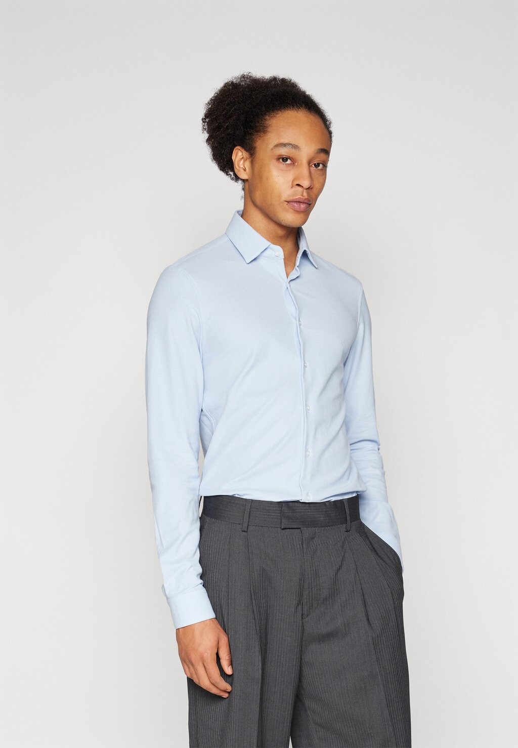 

Классическая рубашка Solid Slim Shirt Calvin Klein, цвет kentucky blue