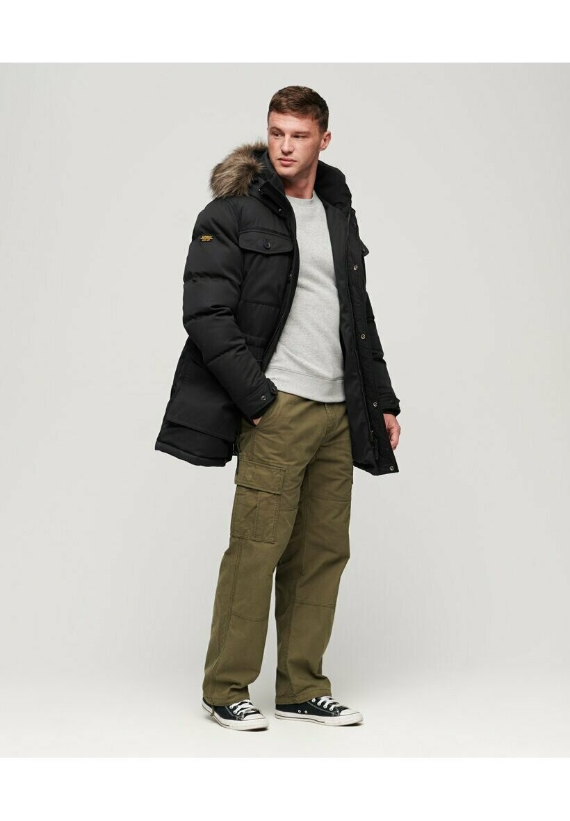 

Зимнее пальто CHINOOK Superdry, цвет noir