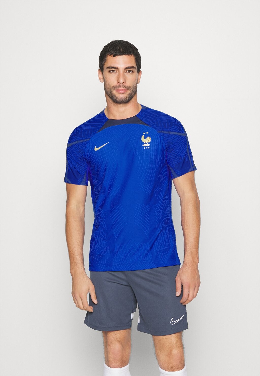 

Спортивная футболка Nike