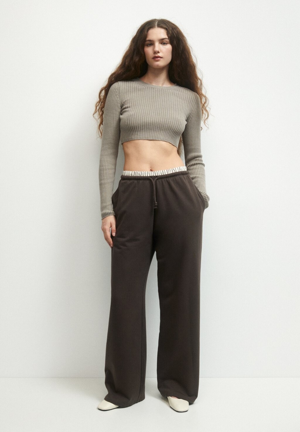 

Свитер Cropped PULL&BEAR, цвет stone