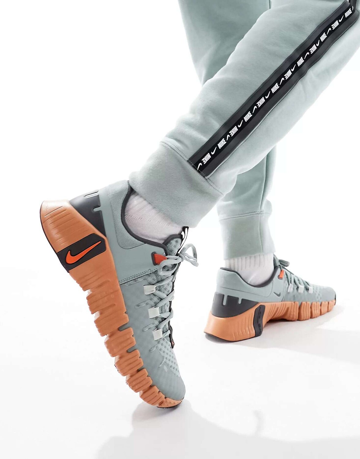 

Кроссовки Nike Free Metcon 5 серого и оранжевого цвета, Оранжевый