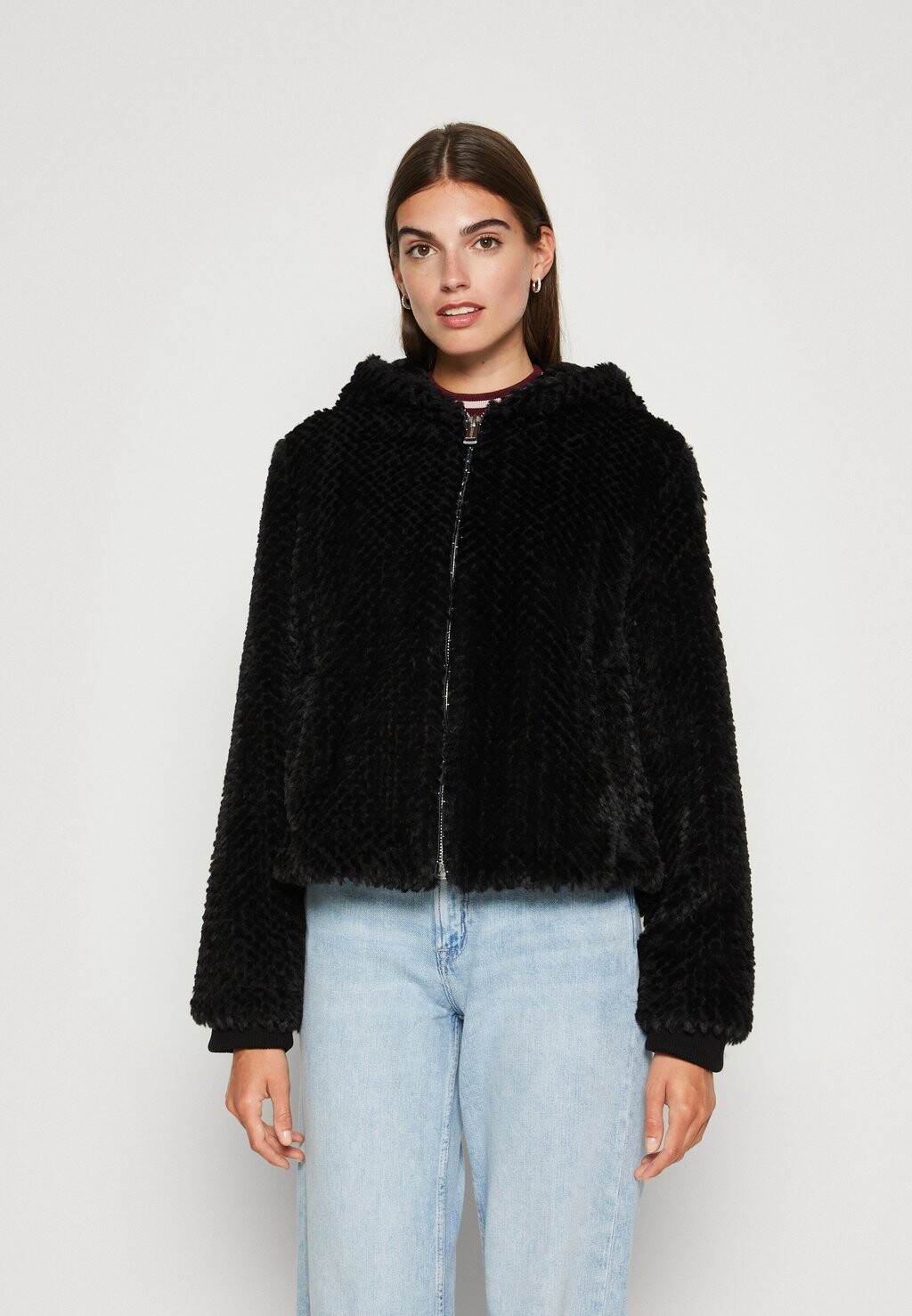 

Куртка Guess NEW THEOLINE, цвет jet black