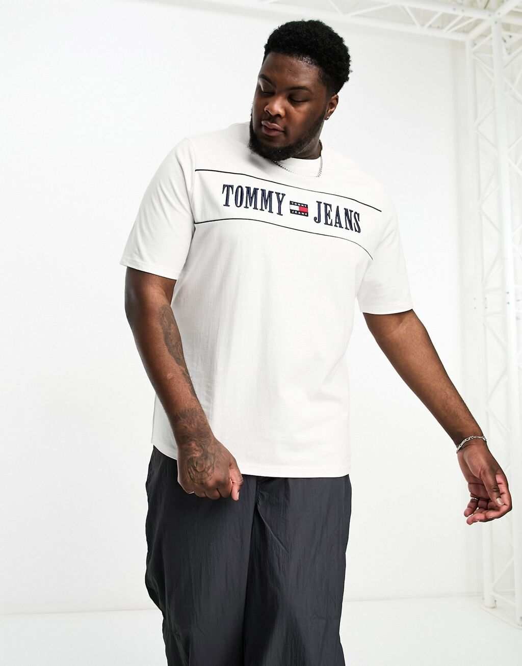 

Белая футболка с логотипом в полоску Tommy Jeans Big & Tall, Белый