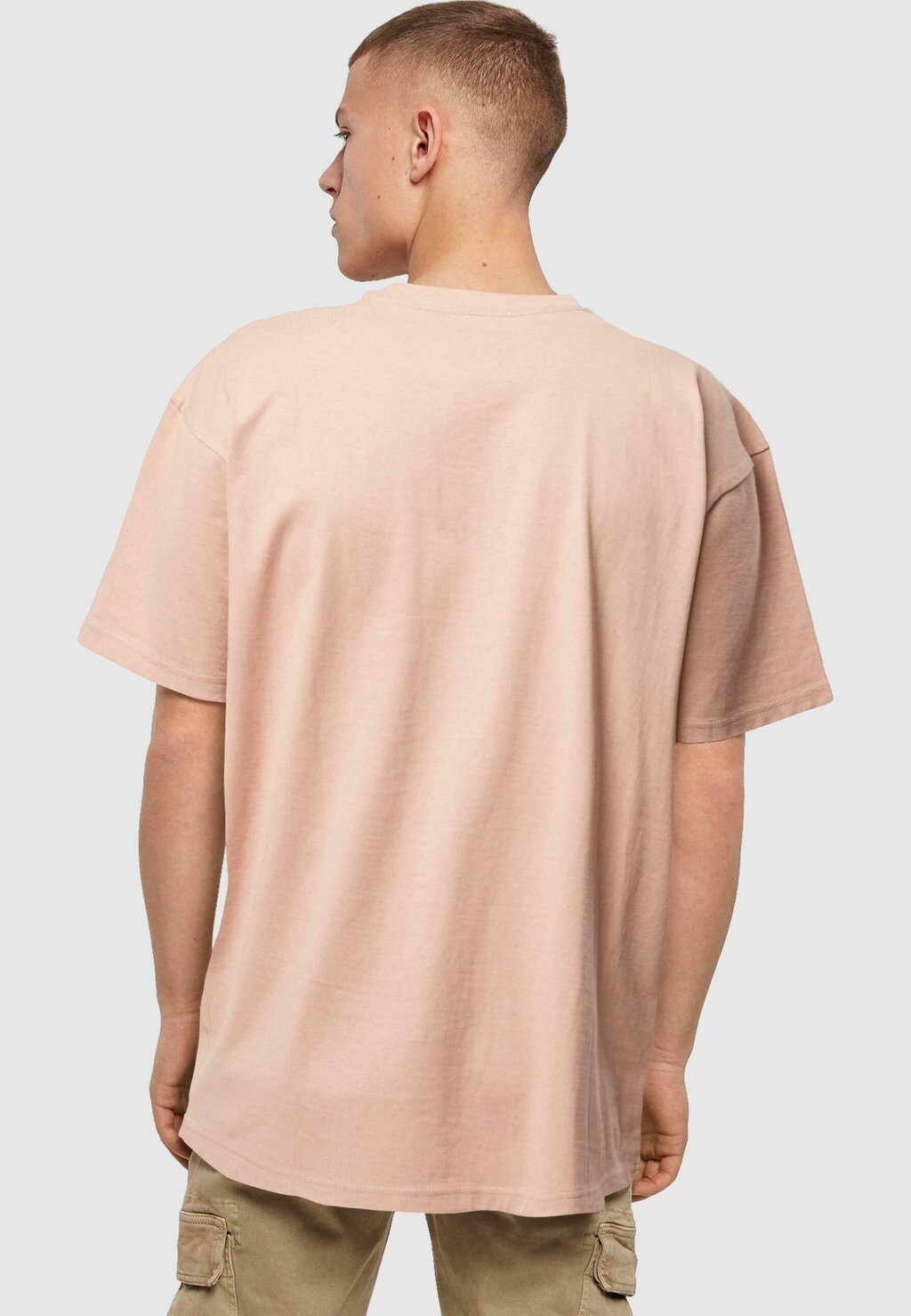 

Футболка с принтом Upscale by Mister Tee, песочный