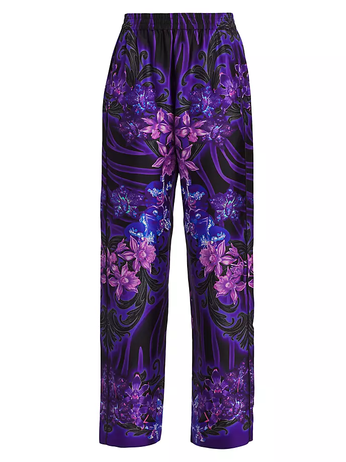 цена Шелковые пижамные брюки с цветочным принтом Versace, цвет black orchid