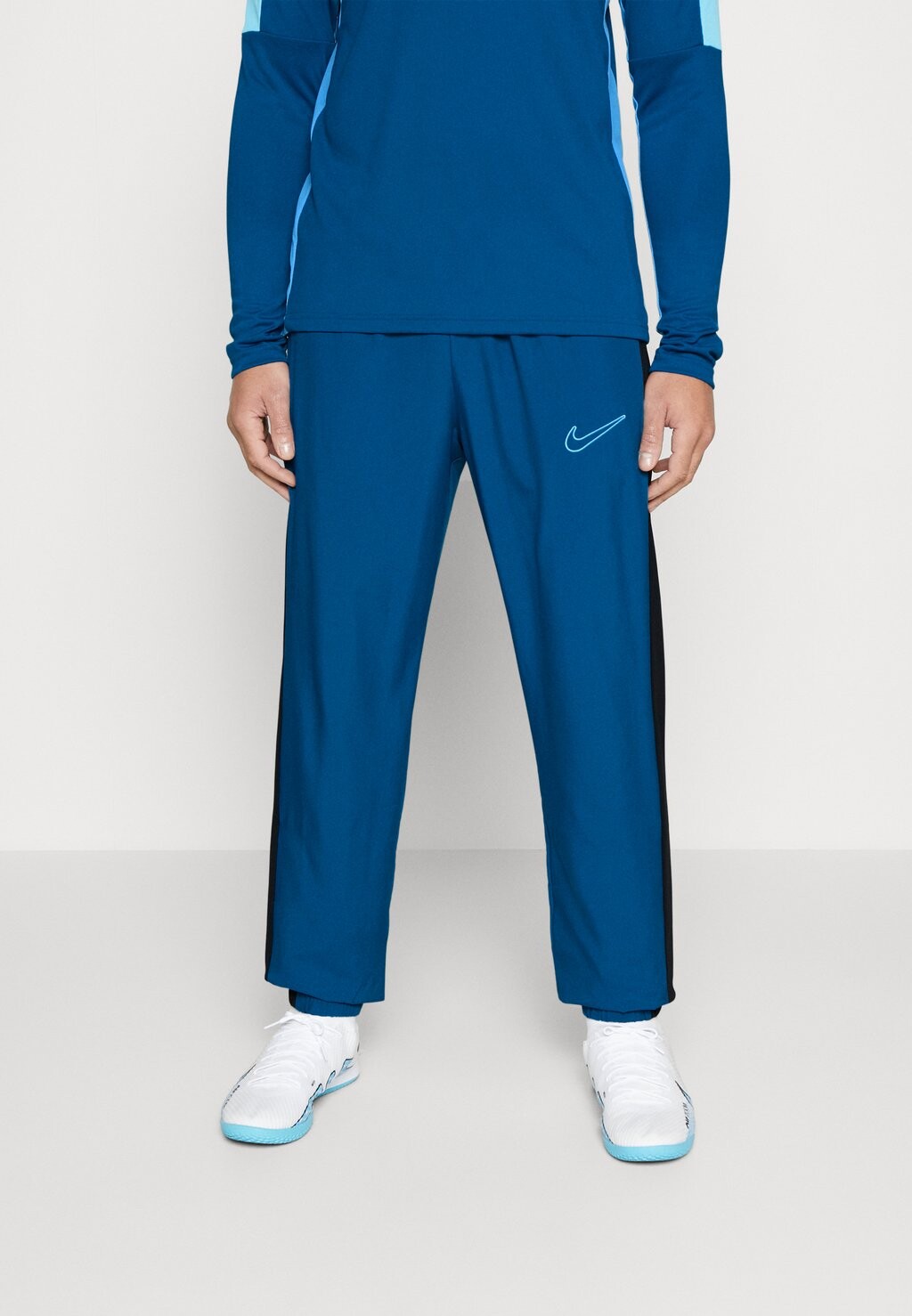

Спортивные брюки Nike