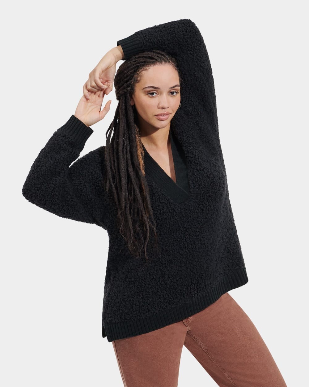 

Свитер Deeann CloudFluff V Neck UGG, черный