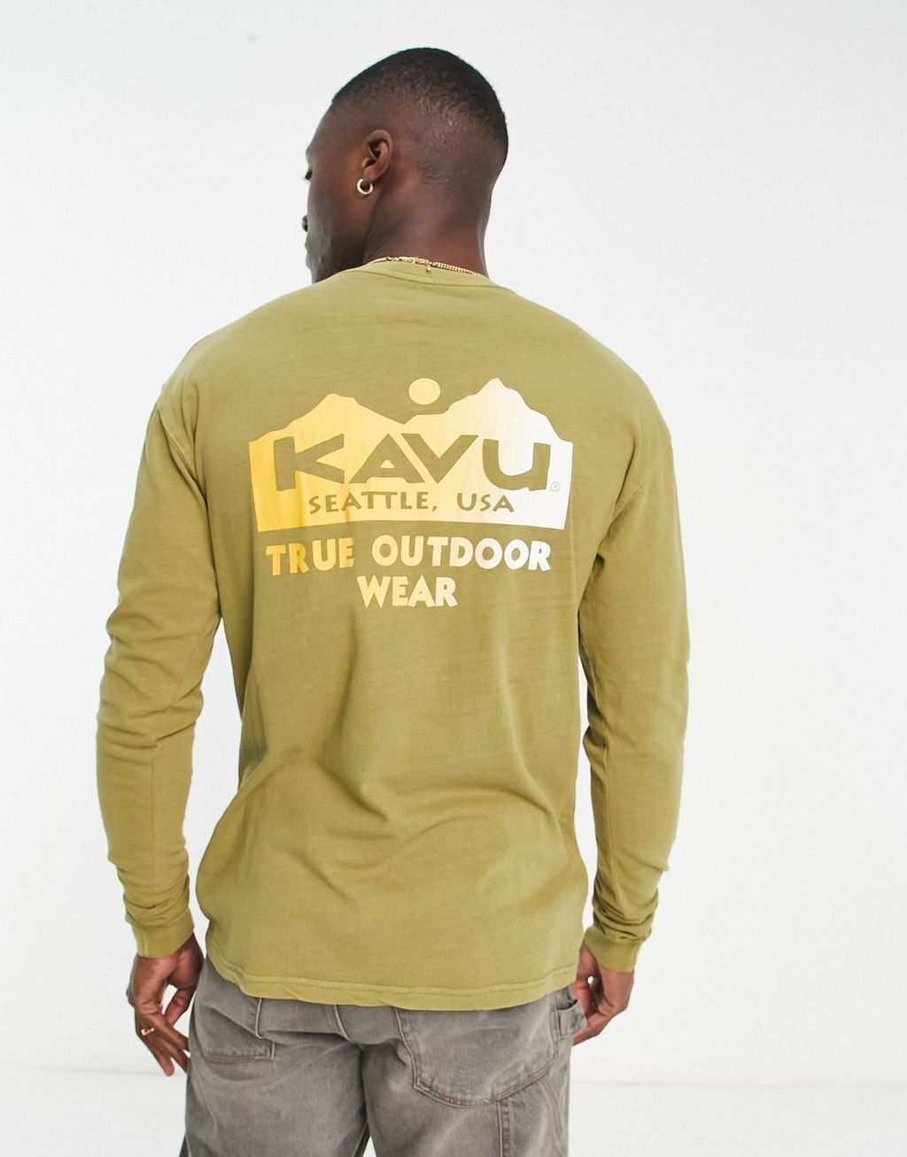 

Футболка цвета хаки с длинными рукавами и принтом на спине Kavu True Outdoor