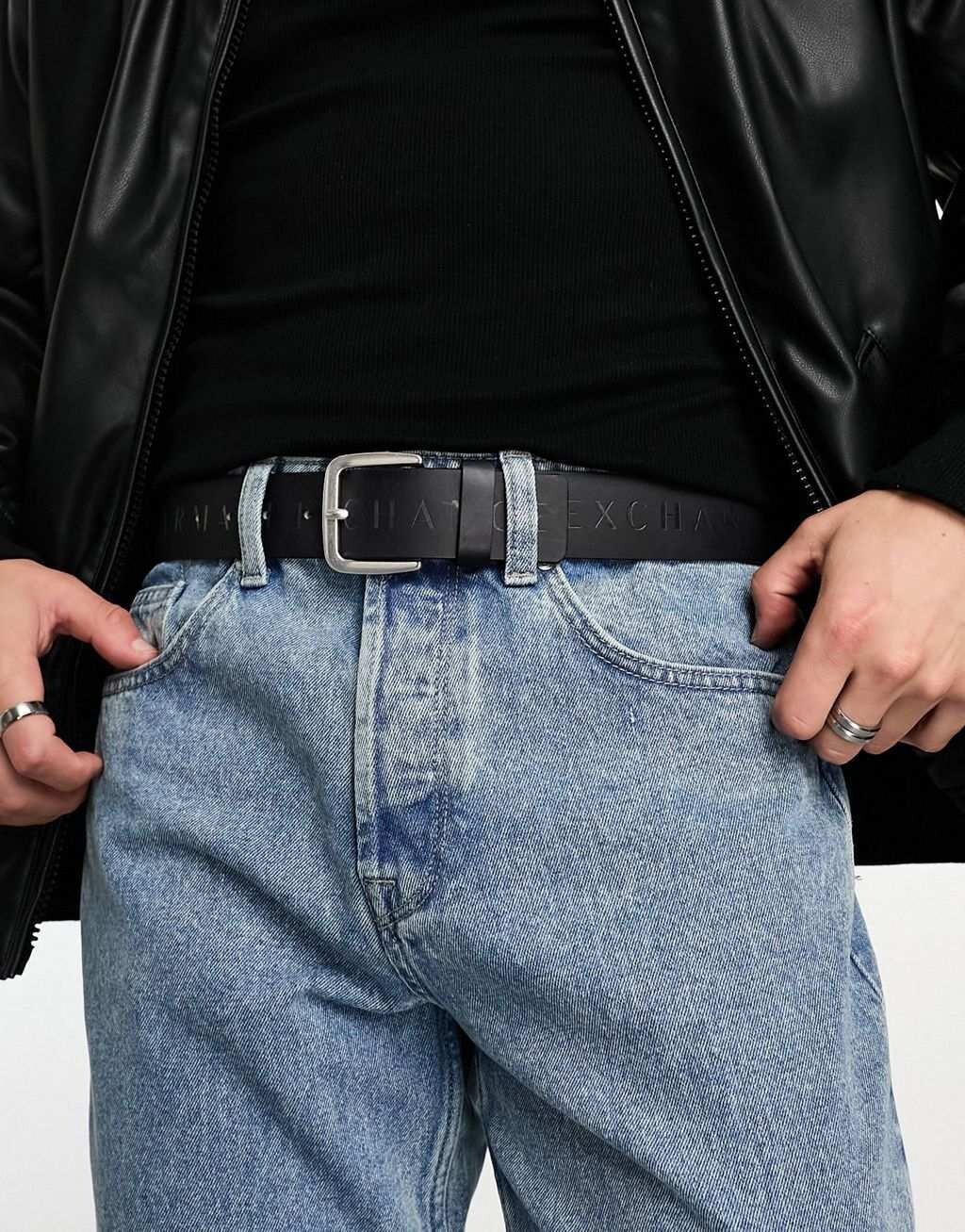 

Черный ремень с повторяющимся логотипом Armani Exchange