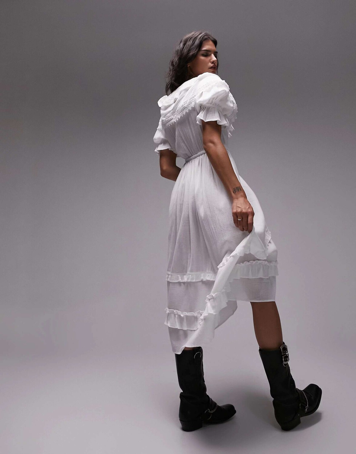 

Платье миди цвета слоновой кости с кокеткой Topshop
