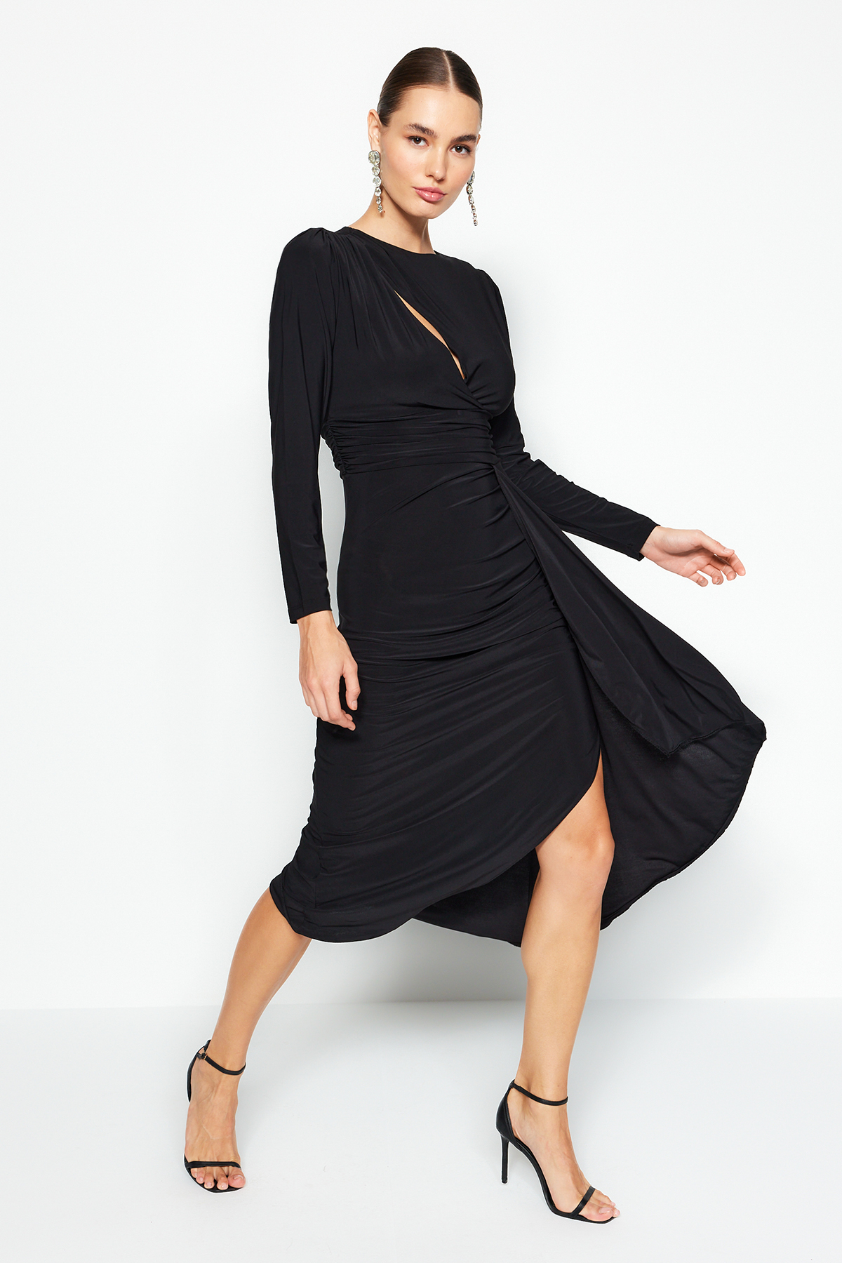 Платье Trendyol вечернее приталенного кроя, черный комбинированное платье приталенного кроя vassa