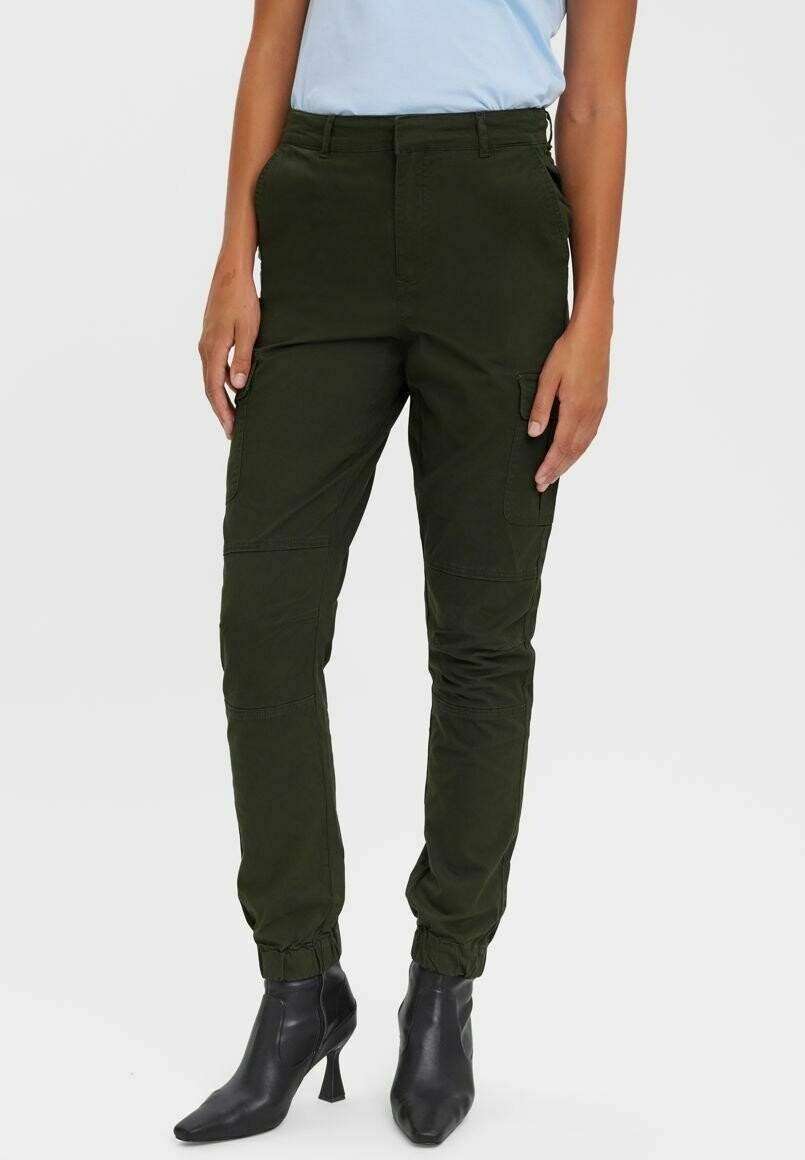 

Брюки с карманами на бедрах Vero Moda