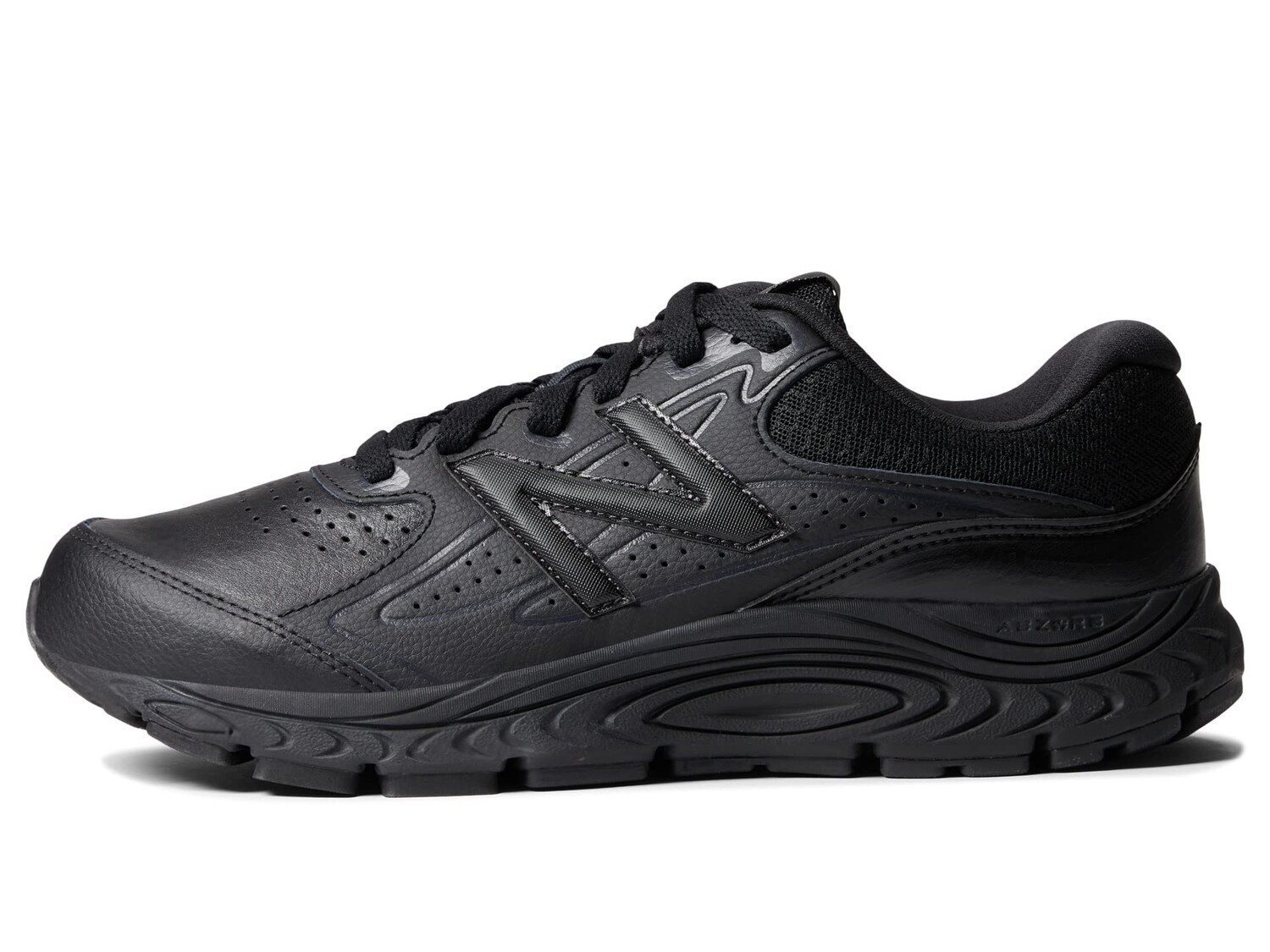 

Кроссовки New Balance 840v3