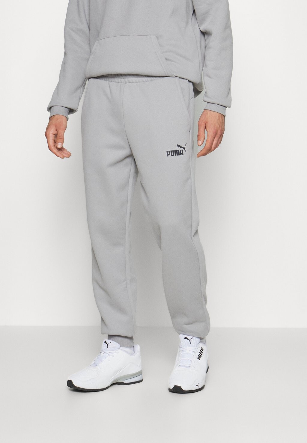 

Спортивный костюм Puma
