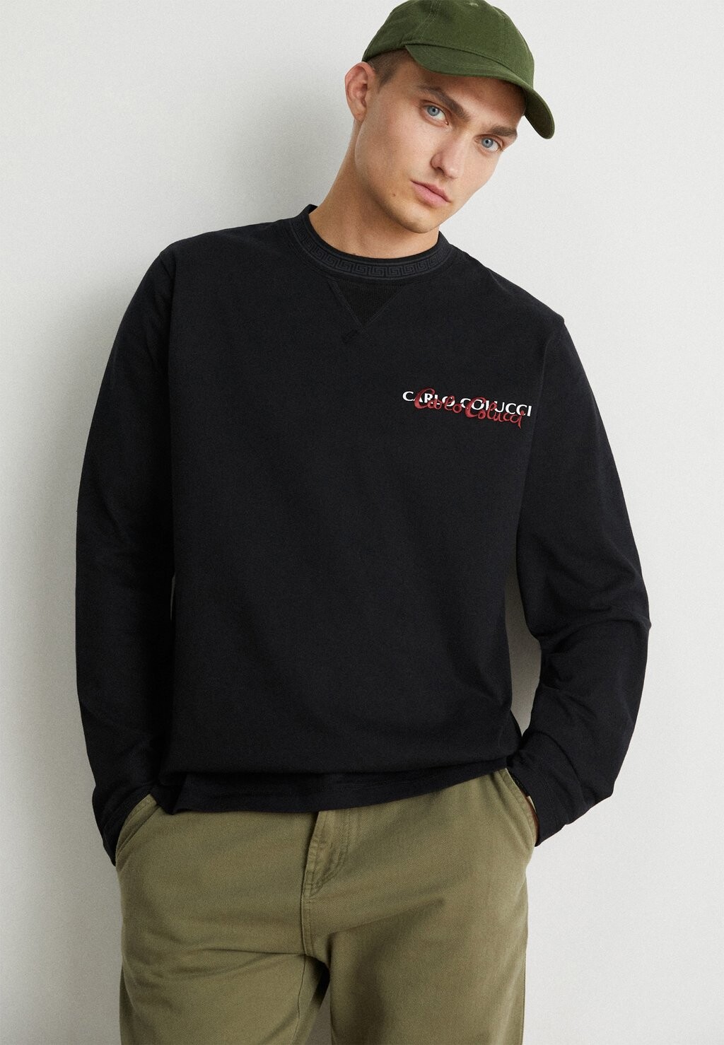

Футболка с длинным рукавом LONG SLEEVE UNISEX Carlo Colucci, черная, Черный