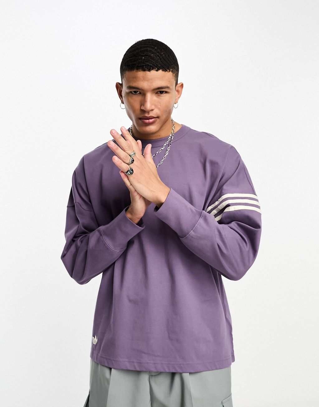 

Фиолетовая оверсайз-футболка с длинными рукавами и 3 полосками adidas Originals Neuclassics, Фиолетовый