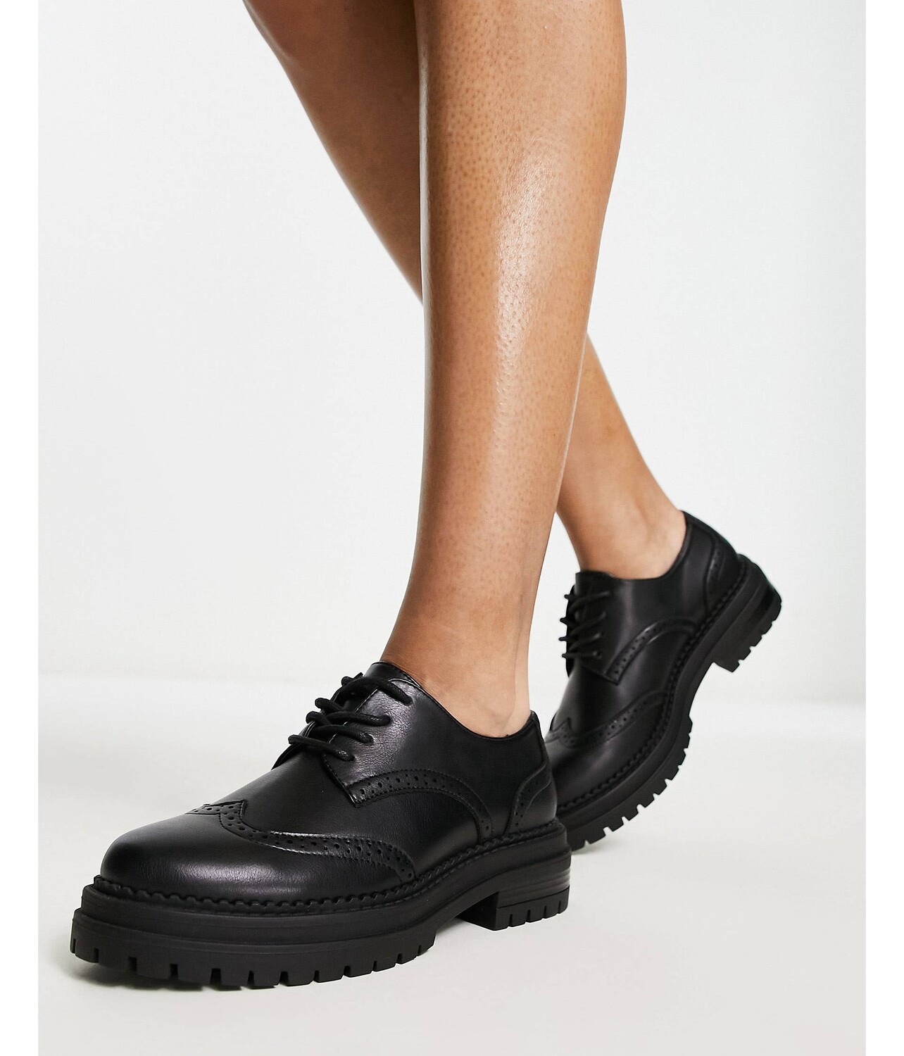 

Черные броги со шнуровкой schuh Limor
