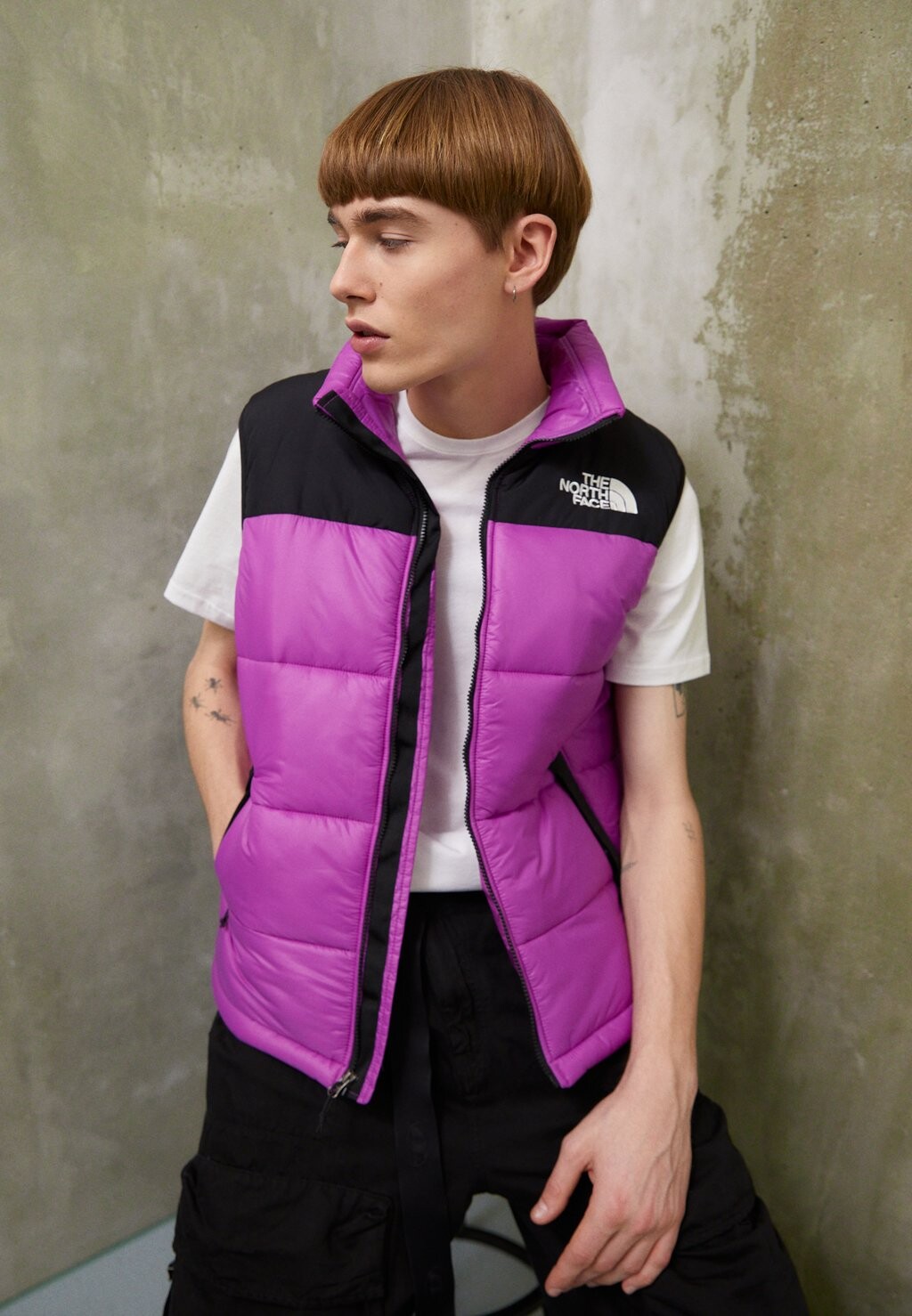 

Без рукавов УТЕПЛЕННЫЙ ЖИЛЕТ M HMLYN The North Face, фиолетовый кактус